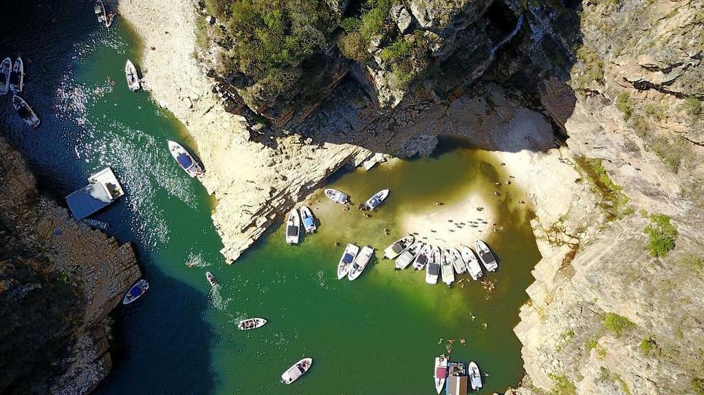 Chacara Gazotti Beira Lago Capitolio Bagian luar foto